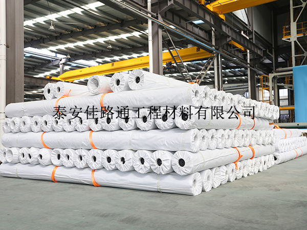 污水處理池選擇防滲土工膜施工有哪些注意事項(xiàng)？