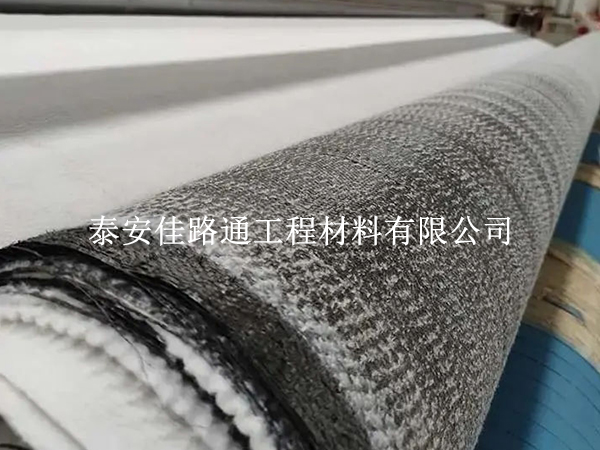 膨潤土防水毯:河道治理的綠色守護(hù)者 膨潤土防水毯:河道治理的綠色守護(hù)者