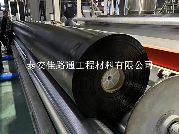 污水處理防滲膜運(yùn)輸技巧：安全高效，輕松啟程